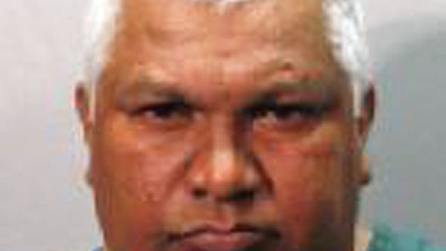 Hotel guest Barran Prakash wants to watch "American Idol," holds co-worker at knifepoint, say Fla. police 