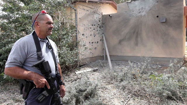 Hamas fires missiles on Israel 