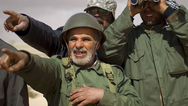 Libya rebels press west 