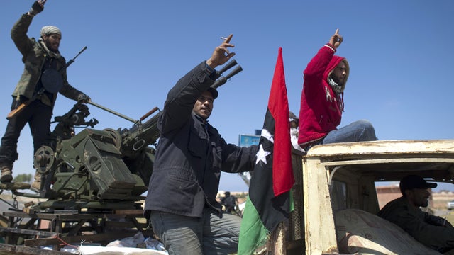 Rebels advance into Libyan oil town of Brega 