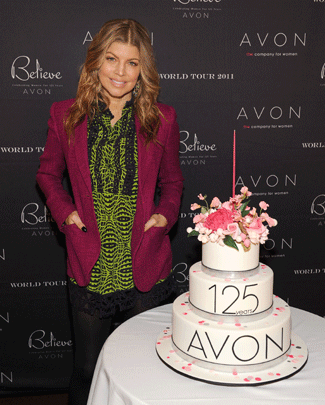 016-fergie-anc-cake.gif 