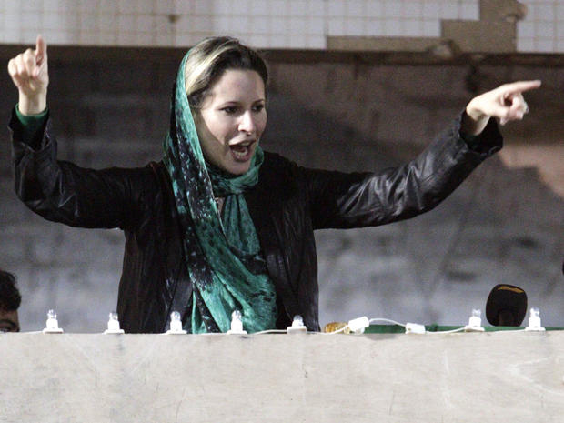 Aisha Qaddafi addresses supporters in Tripoli 