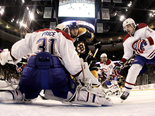 Canadiens goaltender Carey Price makes a save 