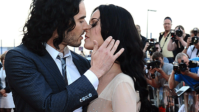 001-BRAND-KISS.gif 