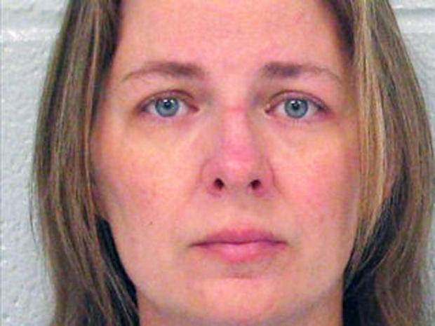 High school secretary Kristen Hammonds had sex with students, say Ga. police 