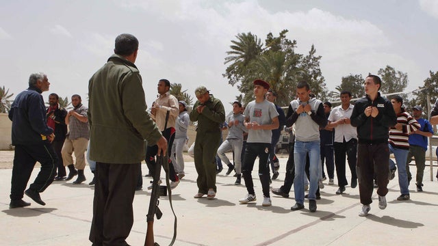 Libya rebels train 