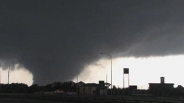 tornado-swirling-2.jpg 