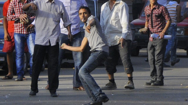 Sectarian crowds rampage through the streets of Cairo 