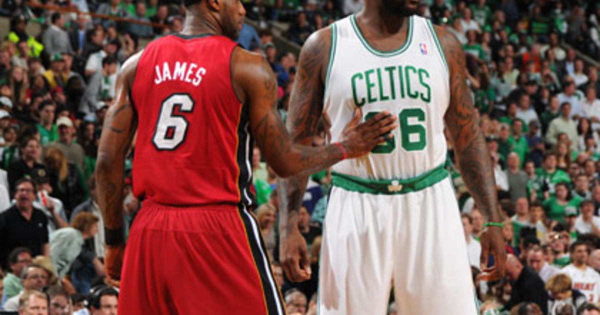 Shaquille O'Neal Makes Debut in Celtics' Preseason-Opening Rout of