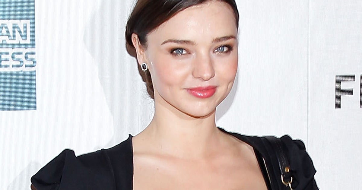 Miranda Kerr Motherhood puts everything in perspective CBS News(01)