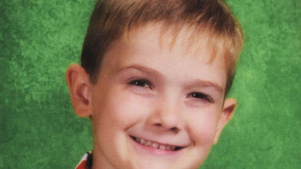 Mom kills self in Ill. motel, 6-year-old boy missing 