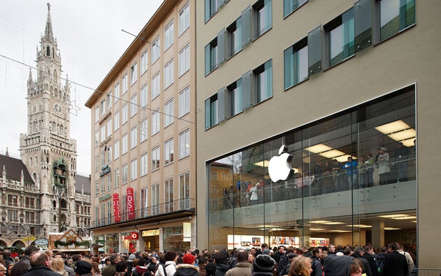 Rosenstrasse-Munich-Apple.jpg 