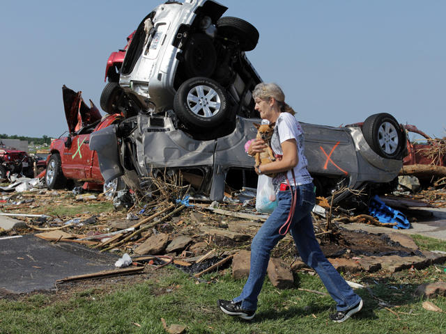 joplin tornado damage cars