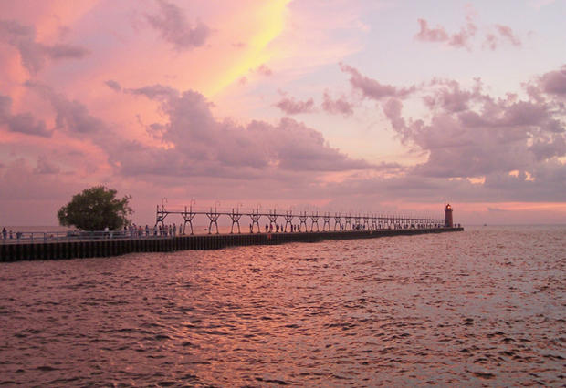 2south-haven-lighthouse.jpg 