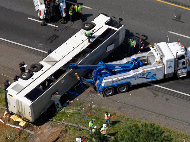 bus_crash_highway_011.jpg 