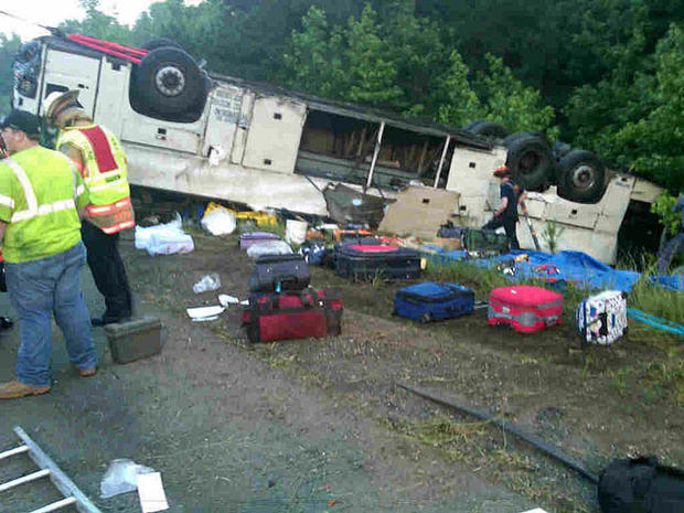 bus_crash_highway_014.jpg 