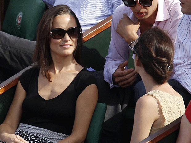 007-pippa-1.gif 