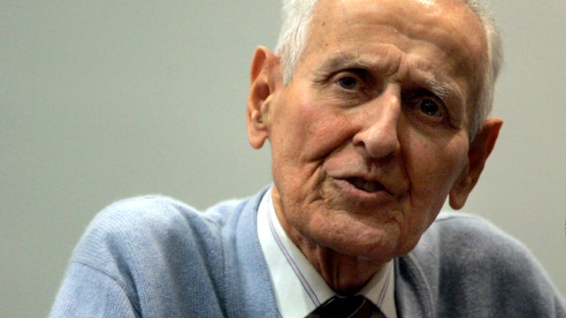 jack_kevorkian_AP11060303595_fullwidth.jpg 
