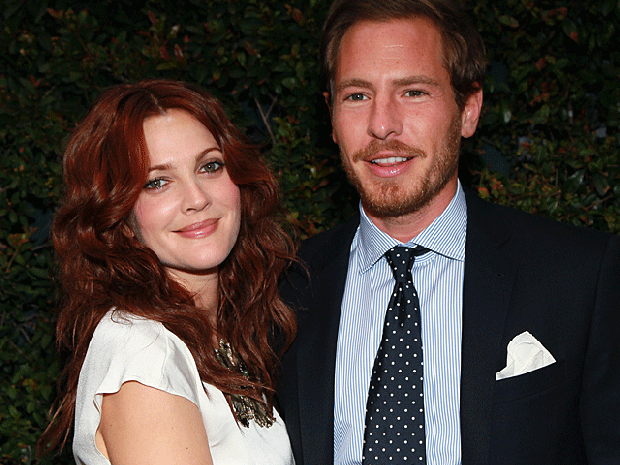 002-chanel--drew-barrymore.gif 