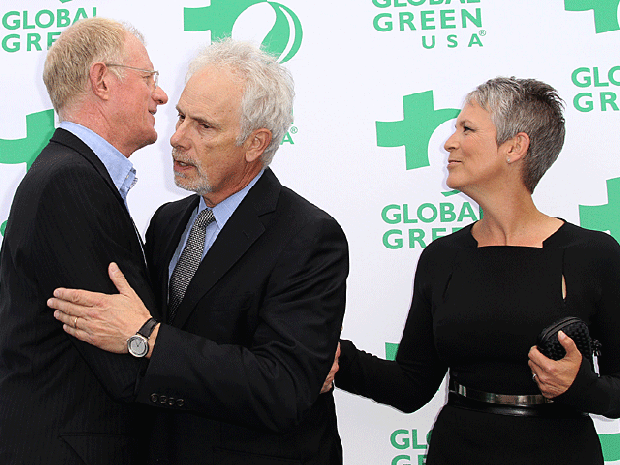 016-green-begley-and-guest.gif 
