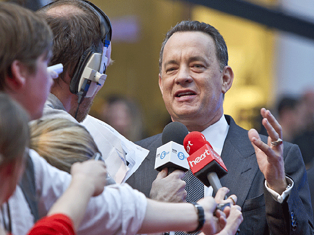 011-prem-tom-hanks-intervie.gif 
