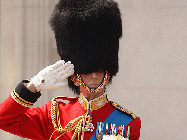 004-nrit-prince-edward-hors.gif 