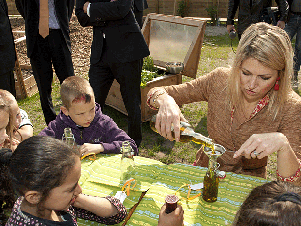 010-dutch-maxima-kids.gif 