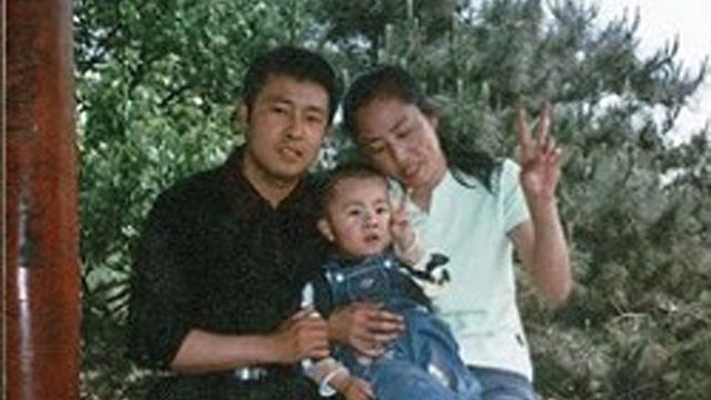Xia Junfeng with his family 