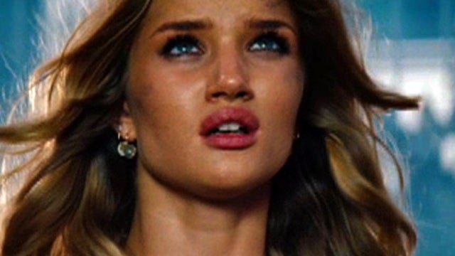 The Showbuzz: Transformers Dark Of The Moon 