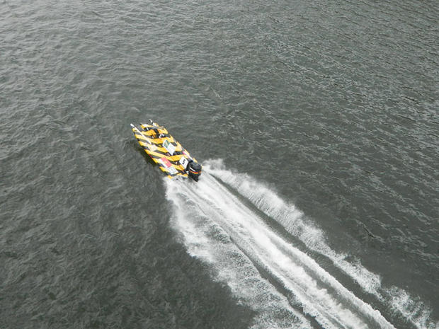 speed-boats-regatta.jpg 