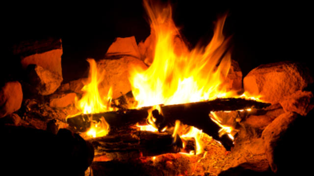 campfire-istock.jpg 