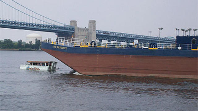 duck-boat-barge-prior-to-impact-ntsb-dl.jpg 
