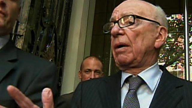 Murdoch apologizes for "serious wrongdoing" 