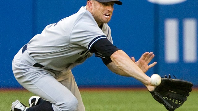 Brett Gardner dives unsuccessfully 