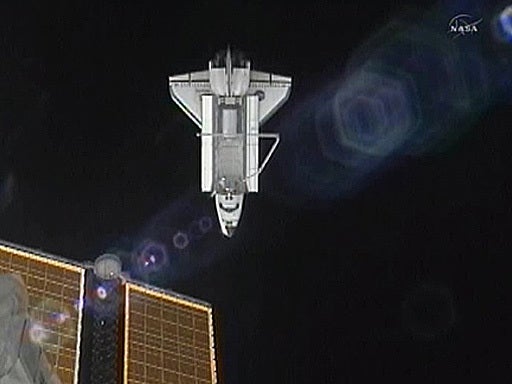 Atlantis_departs_ISS.jpg 