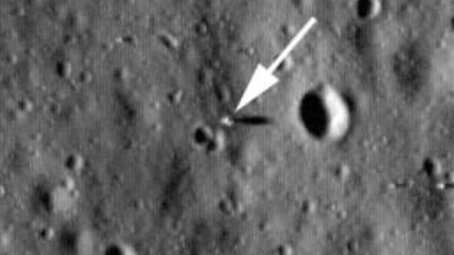 apollo-11-landing-site-take-by-a-lunar-orbiter.jpg 