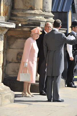 012-queen-and-philip.gif 