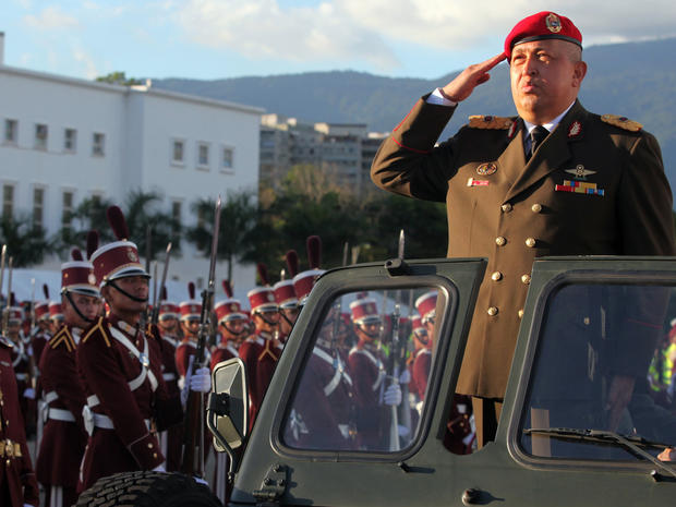 Hugo Chavez salutes troops in Fuerte Tiuna, Venezuela 