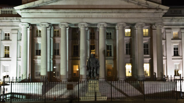 110805-Treasury_Dept-120425693.jpg 