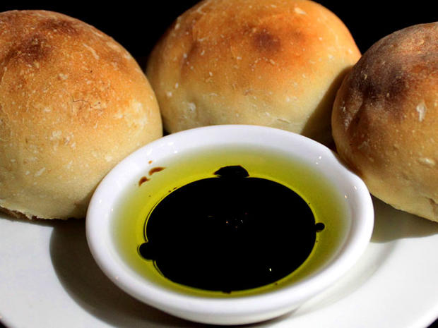 bread, olive oil, balsamic vinegar, italian, food, restaurant, appetizer 
