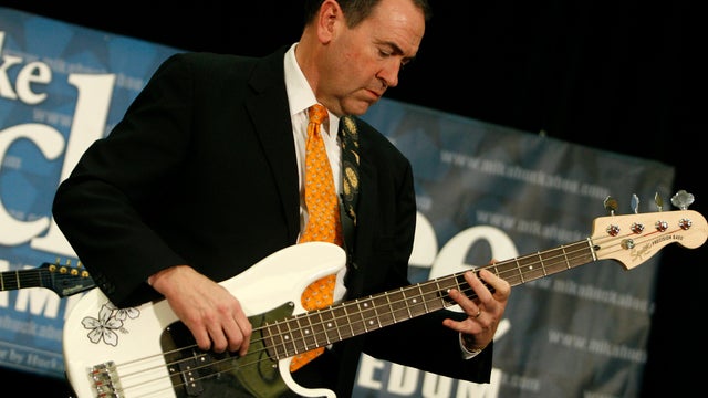 huckabee_guitar_80017451.JPG 