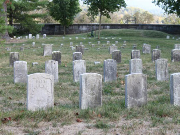 10.22. Travel and Outdoors Haunted Sites - Grave 