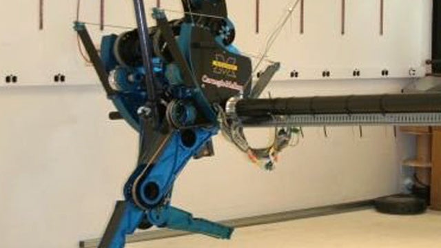 Biped robot sets running record 