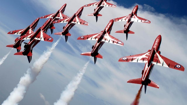 red_arrows.jpg 