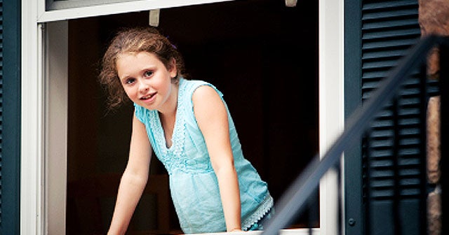 Falls from windows injure 5,000 kids each year: Study - CBS News