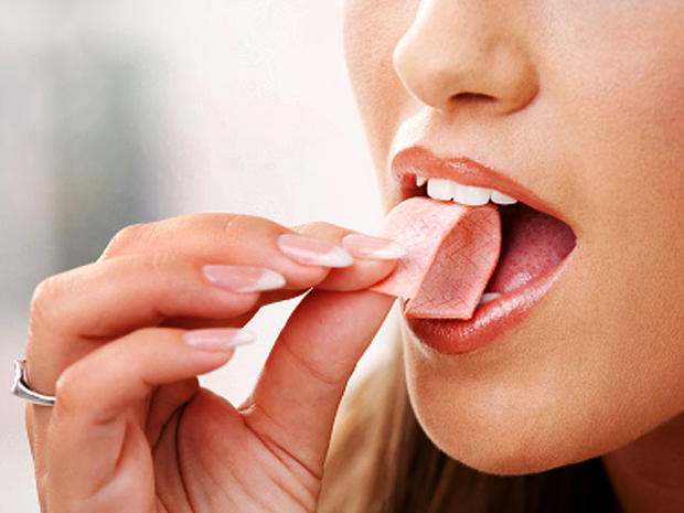 chewing gum, bubble gum, stock, 4x3, closeup, mouth 