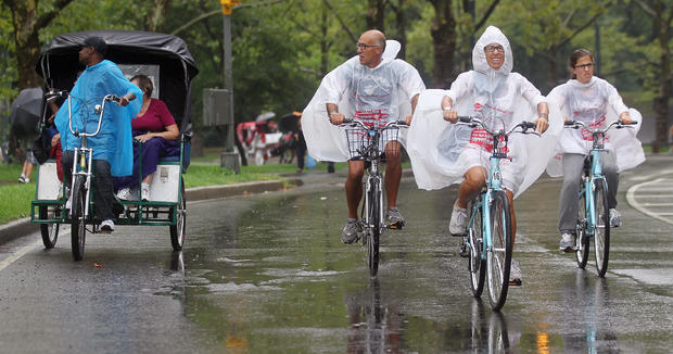 hurricane-irene-ny-central-park-bicyclists.jpg 