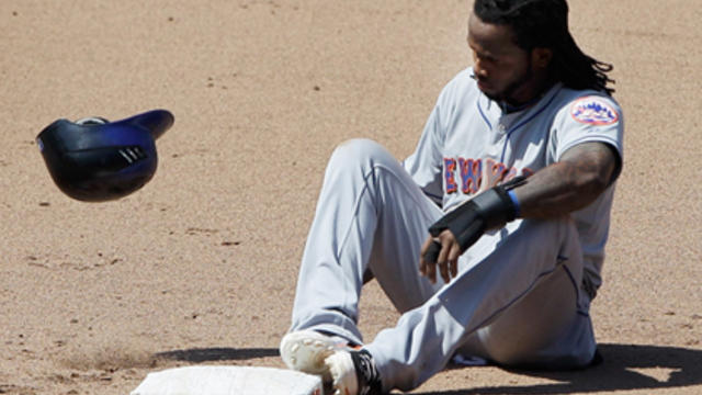 Mets fans warmly welcome back accused wife beater Jose Reyes