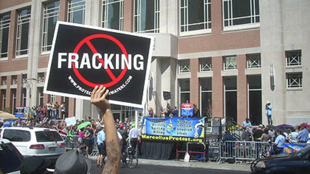 fracking-opponents2-ost-dl.jpg 
