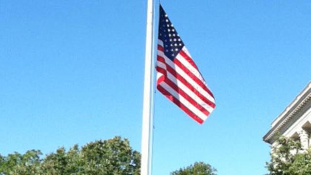 9-11statehouseflag.jpg 